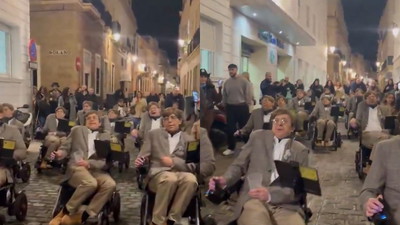Kilkunstu Hawkingów przejechało ulicami Hiszpanii. Ludzie podzieleni