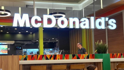 Happy Meal ma nowego rywala. McDonald’s naprawdę wprowadził takie zabawki