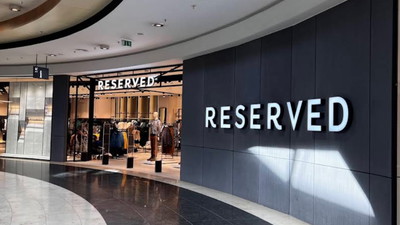 Reserved wyprzedaje kurtkę puchową za 149,99 zł (90% puchu)