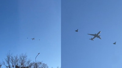 Niepokojący widok nad Gdańskiem. Duży samolot przeleciał w towarzystwie myśliwców