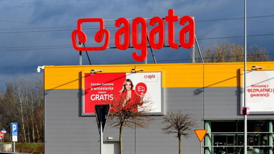 Ludzie masowo jadą do Agata Meble. Przecenili go na 1802 złote