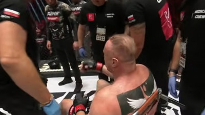 Kamil Minda wyniesiony na wózku po walce na Fame MMA z Sequento i Koziołkiem