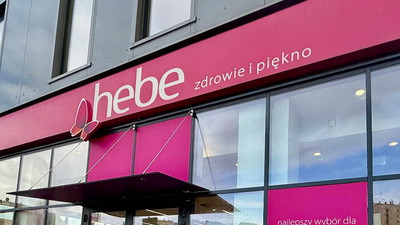 Co kupić na wyprzedaży w Hebe? Pracownice same polecają te kosmetyki