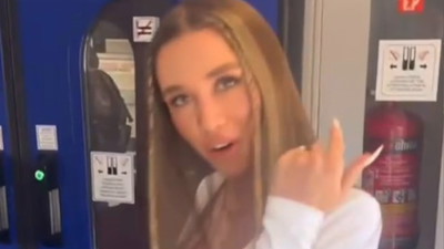 Nagranie Sandry od Denisa w pociągu zdobywa coraz większą popularność