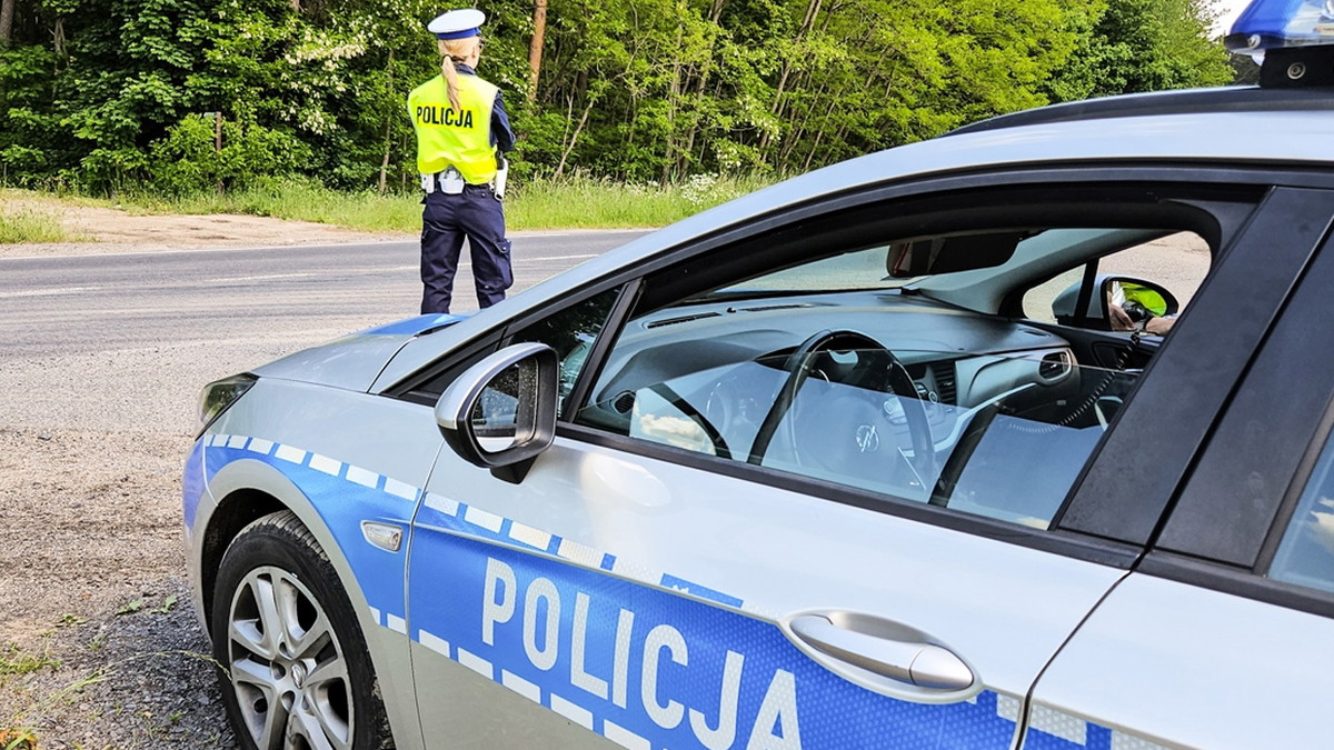 policjantka-z-p-ocka-zostawi-a-bro-na-stacji-paliw-zrobi-a-si-afera