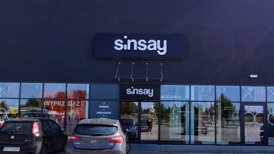 100% bawełna, krój baggy w Sinsay za 69,99 zł. Czyli się da