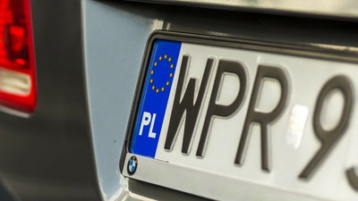 Wracasz z pracy i nie ma tablic. Po co ktoś kradnie rejestracje z aut? Powód może cię zdziwić