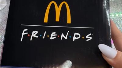 Polowanie w McDonald’s ruszyło. Od dziś kultowe kubki Przyjaciele w ofercie. Wiemy, jak je zdobyć