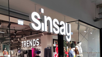 Oryginał kosztował 750 złotych. Sinsay wprowadził swoją wersję za 39,99 zł