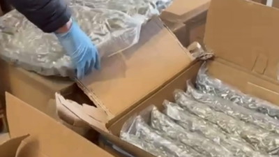 Wysłali 64 kilogramy do przypadkowej fabryki. Policja szybko zajęła się sprawą