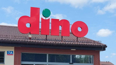 Robi się ciepło, więc Dino reaguje. Wyprzedają po 89 groszy za sztukę