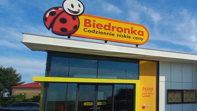 Biedronka ma błąd cenowy. Kultowy napój za grosze. 4-pak w cenie jednej puszki