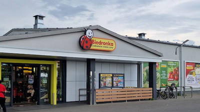 Cyrk, bo ludzie biorą kilkanaście sztuk. Biedronka przeceniła na 1,15 zł