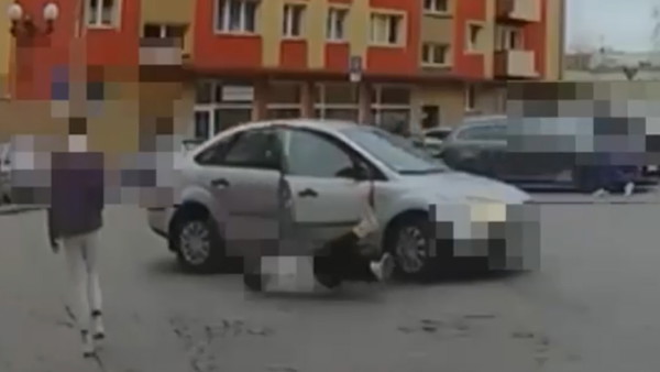 Kobieta próbowała powstrzymać pijanego kierowcę i omal nie została przejechana