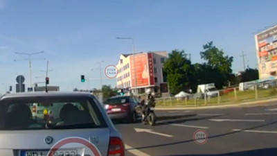 Tragiczny wypadek na Puławskiej pod Piasecznem. Motocyklista zginął