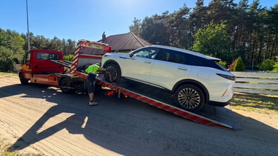 „Omoda, jak Alfa. Kupuj razem z lawetą”. Właściciel żali się na 4 miesiące czekania na części