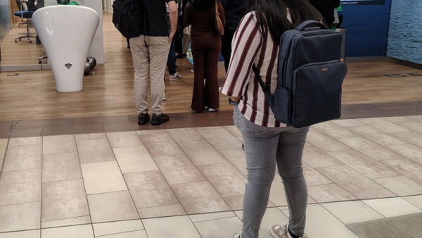 Kolejki do banku i duży niepokój. Tak wyglądał poranek wielu osób