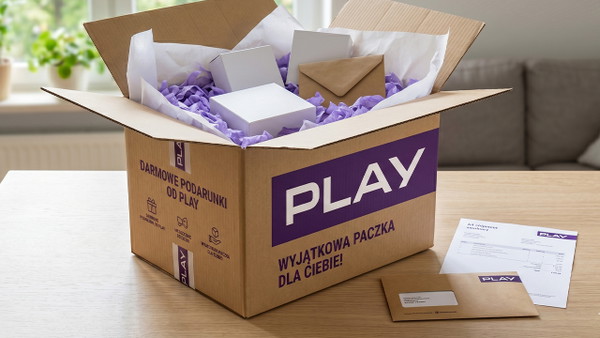 Play daje klientom zaskakujące podarunki. 3 darmowe telefony