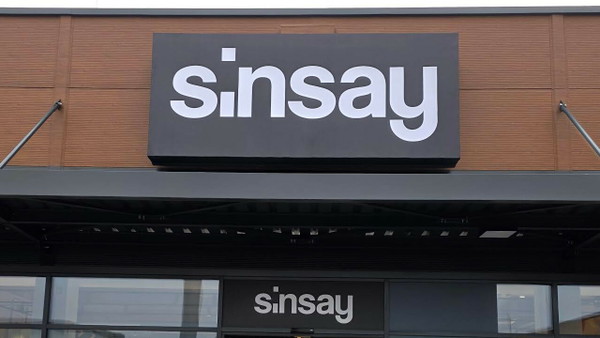 No i się zaczęło. Sinsay zaczął wyprzedawać już od 6,99 zł