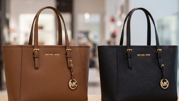 Michael Kors przecenił tę kultową torbę o prawie 60%. W końcu się opłaca