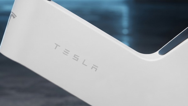 Tesla wprowadziła pojazd za 855 zł. Rozszedł się, jak świeże bułeczki