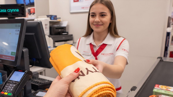 Nowy gratis, który się przyda. Ekspedientka Rossmann dzisiaj wręczyła mi prezent