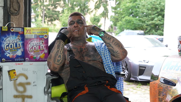 Wiadomo, za ile Popek sprzedał swój profil na Instagramie Adrianowi Ciosowi