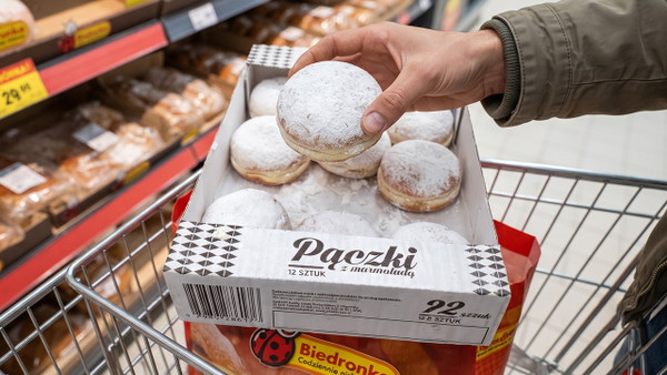 Oto, jak wyglądają pączki z Biedronki za 5 groszy po 5 miesiącach