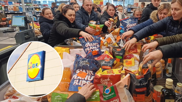 Tym razem cyrk, bo całe stosy wjechały na promocję. Lidl wystawił je obok kas