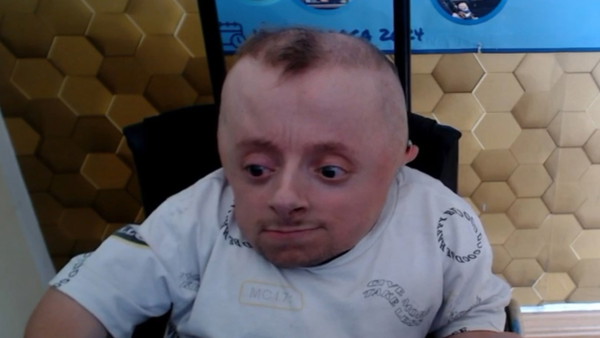 Streamer MikroCypek zrobił zbiórkę na wakacje. Wydał wszystko na kamerki
