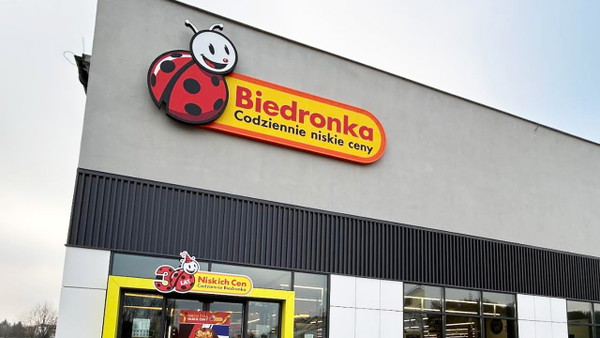 Biedronka pozbywa się po 99 groszy. 2 dni temu chcieli 49,99 zł