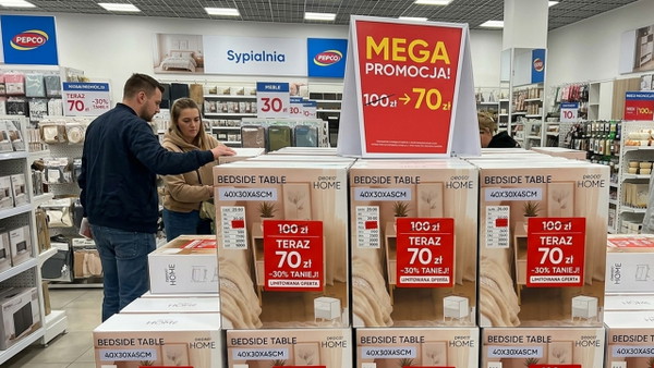 Luksusowy design w cenie małej pizzy. Pepco przecenia elegancką szafkę na 70 zł