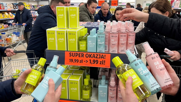 Lidl wyprzedaje także je za 1,99 zł. Chwilę temu chcieli 20 złotych