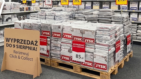 Wygląda jak z luksusowego hotelu. Duży komplet w Jysk w 100% z bawełny przeceniony na 85 zł