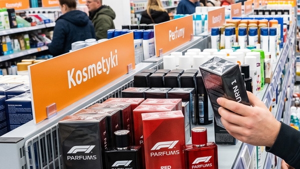 Action zagiął drogerie. Te same perfumy wprowadzili za 38,50 zł zamiast 113,98 zł