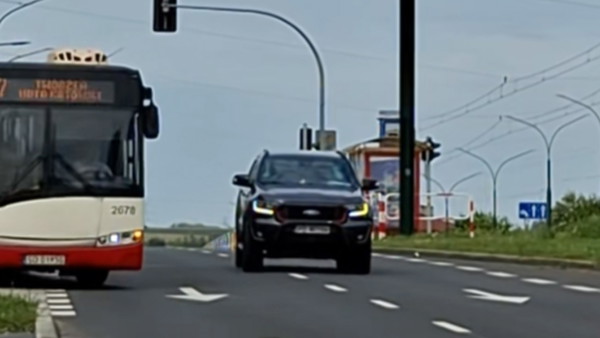 Mężczyzna nagrywał autobus. Nie spodziewał się, że to uchwyci