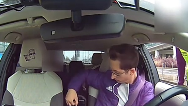 Straż graniczna sprawdzała dokumenty ukraińskiego influencera. Ten musiał potem zapłacić za parking