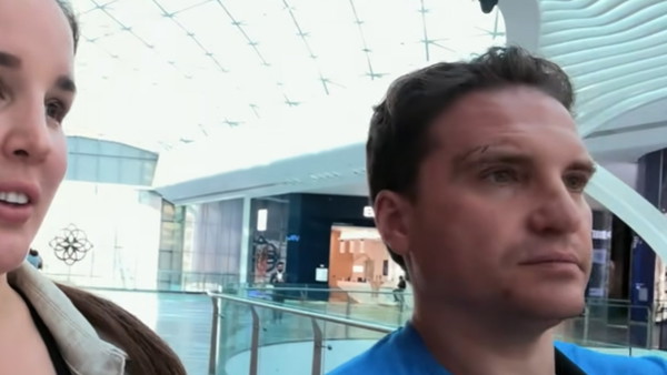 Mąż Lil Masti zrobił sobie tautaż na twarzy. Specyficzny napis