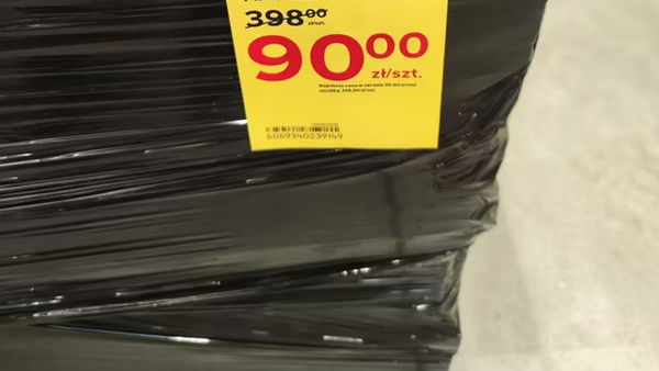 Castorama ustawiła je na paletach. Promocja na 99 zł zamiast 398 złotych
