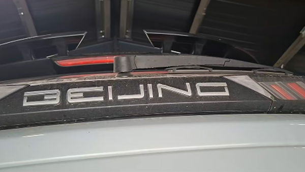 Firma od konserwacji podwozia pokazuje chińskiego Baic Beijing 5 po jednej zimie w Polsce