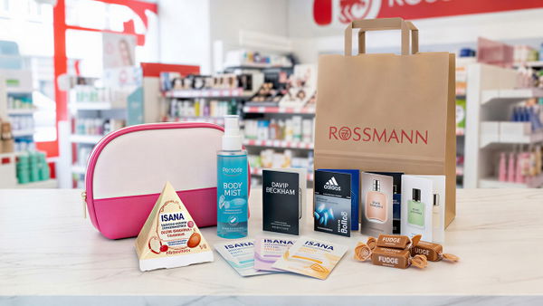Uśmiechajcie się przy kasie. Rossmann rozdaje torby z 6 prezentami w środku
